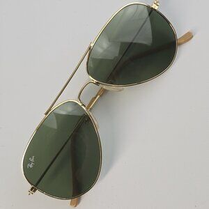 Ray-Ban Sunglasses - green glass / gold frame